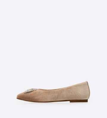 Sapatilha Velvet Bijou em veludo com detalhes de cristais bege