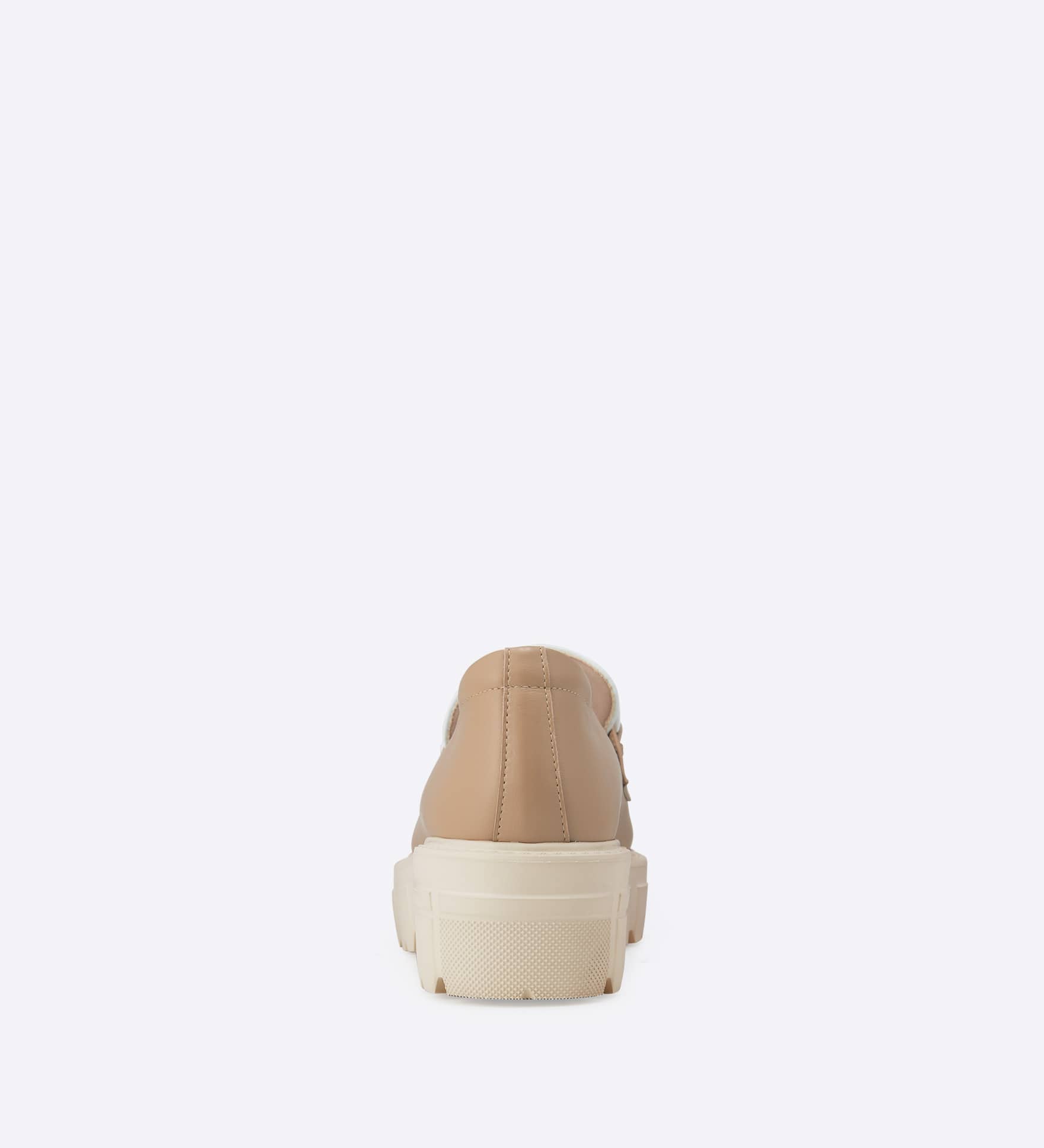 Loafer Bianca em couro liso