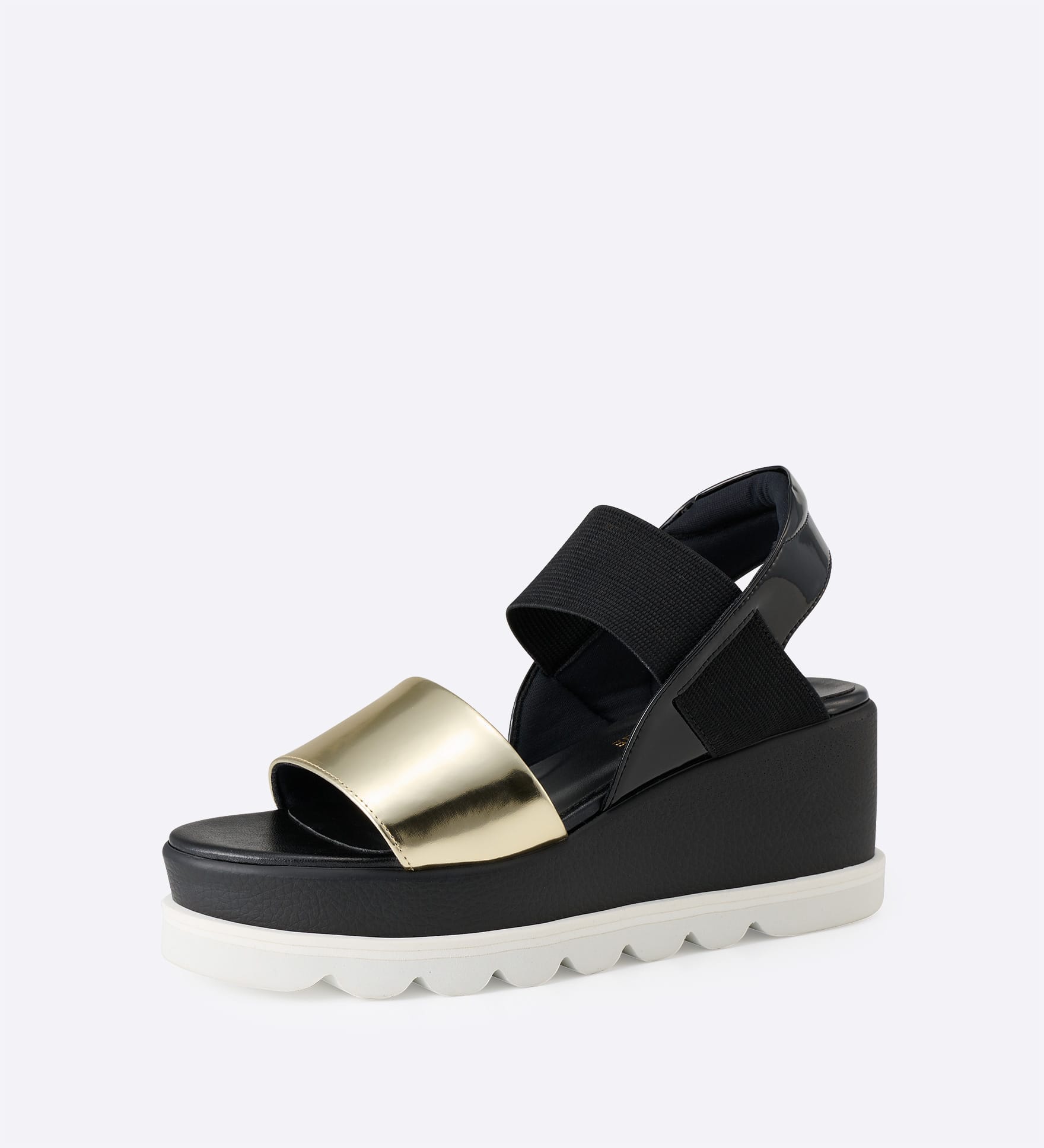 Sandália Camila em couro com tiras preto dourado