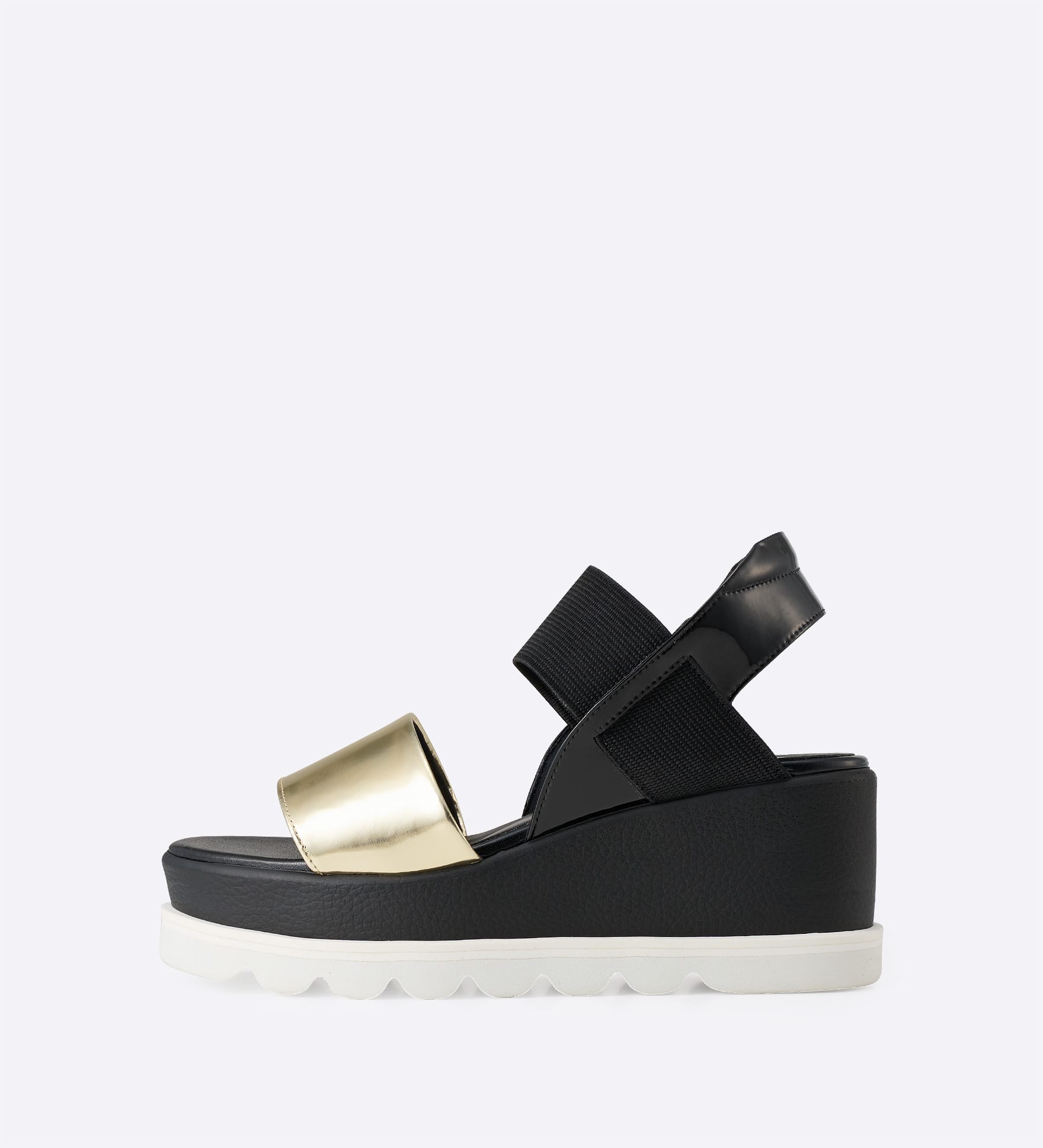 Sandália Camila em couro com tiras preto dourado