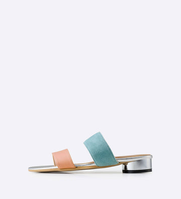 Sandália Camie com tiras em couro e veludo azul