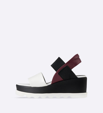 Sandália Camila em couro com tiras vinho