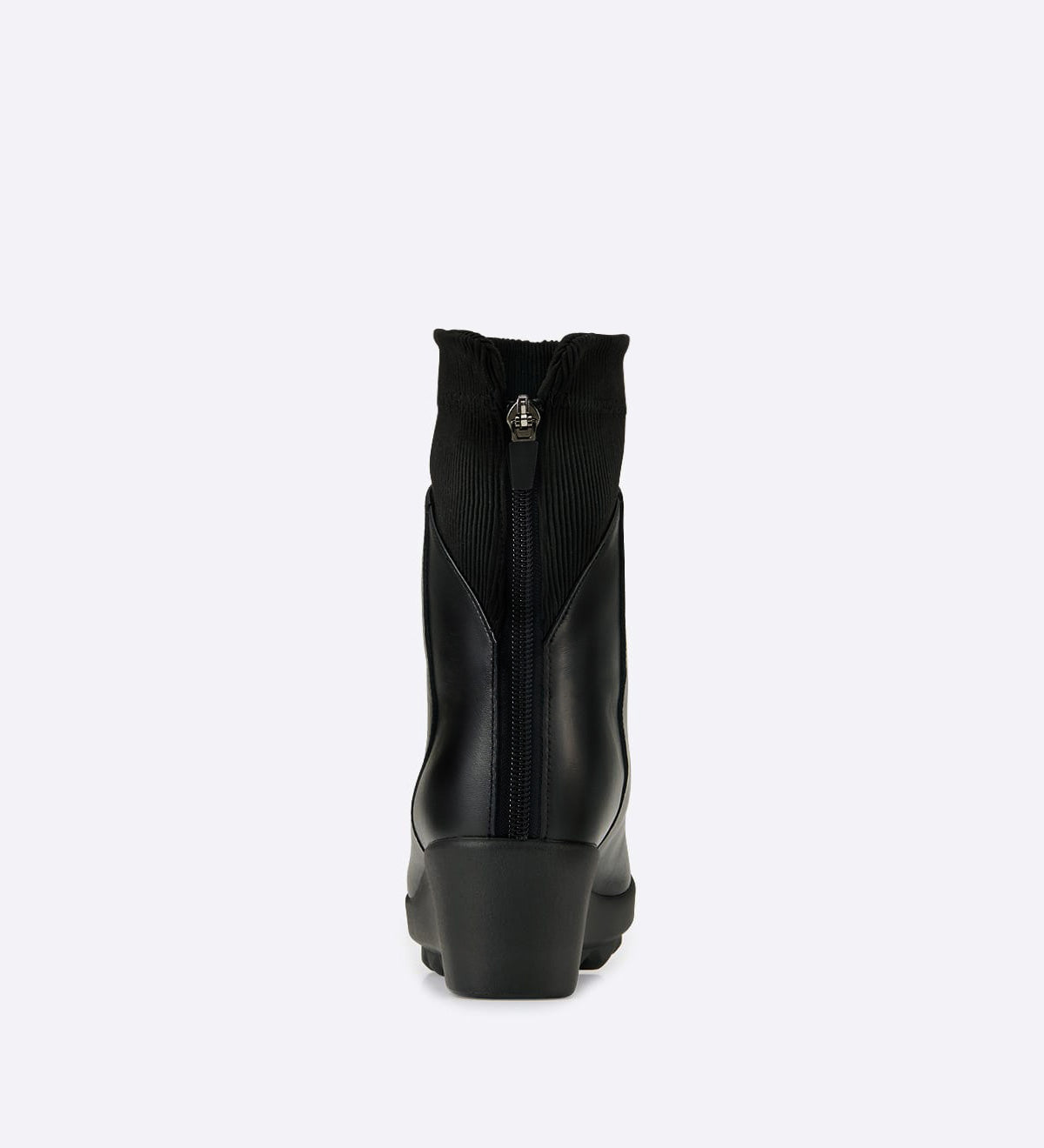 Bota Marty em couro liso com cano tricô rib