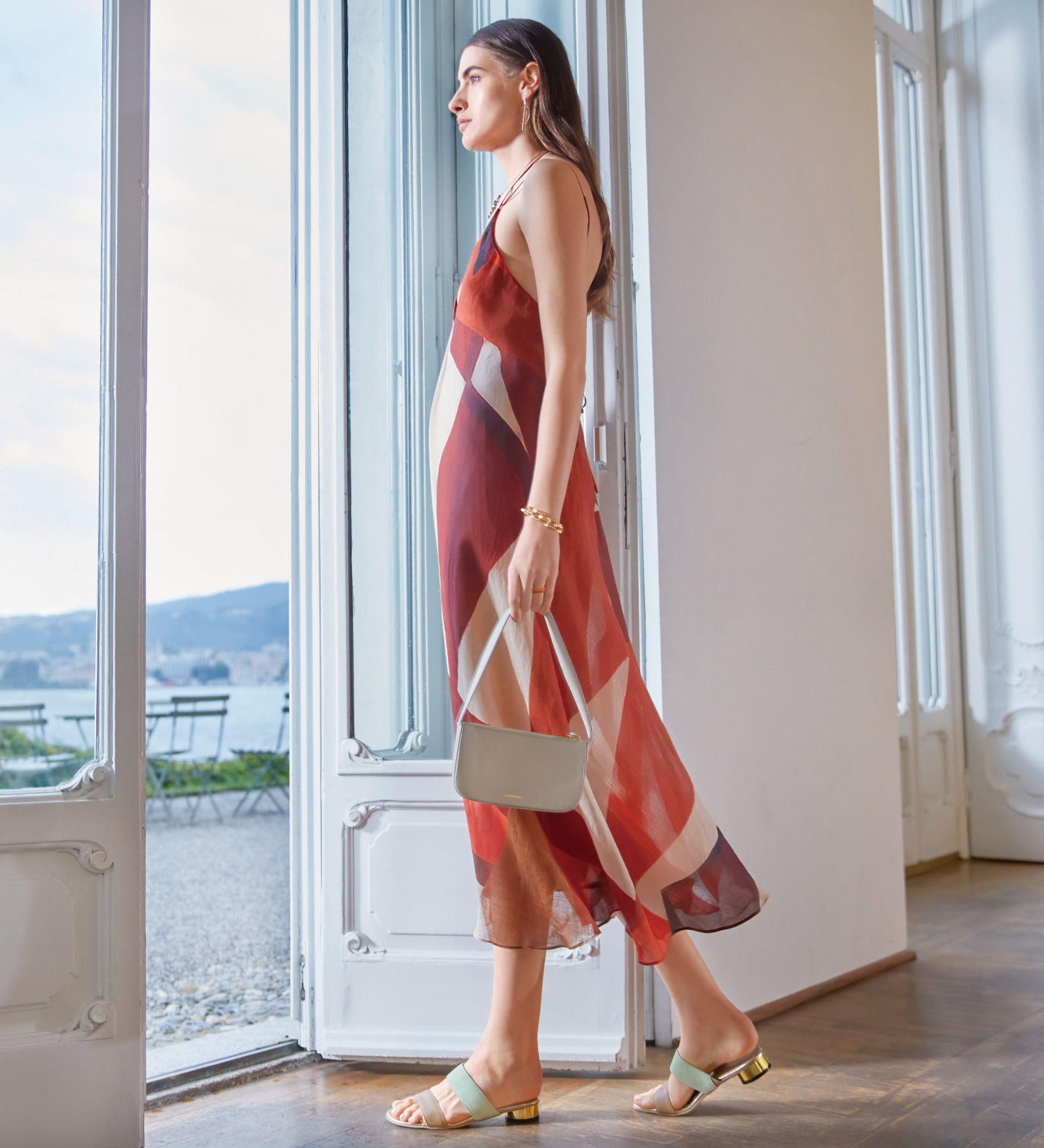 Sandália Camie com tiras em couro e veludo verde