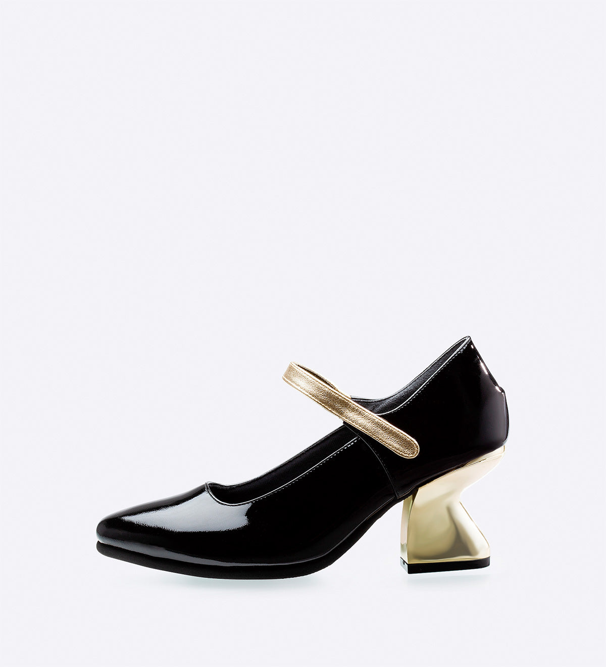 Salto Mary Jane em couro envernizado